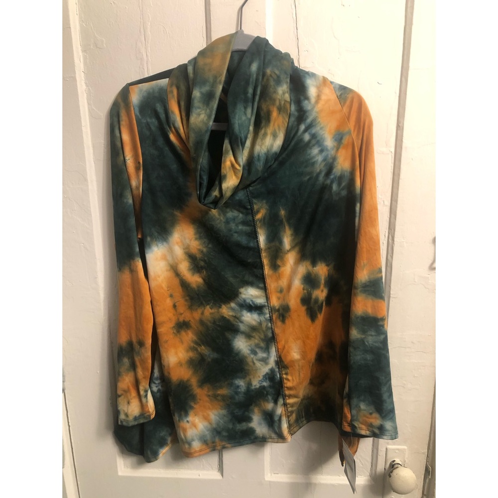 Cowl neck tie dye long sleeve shirt